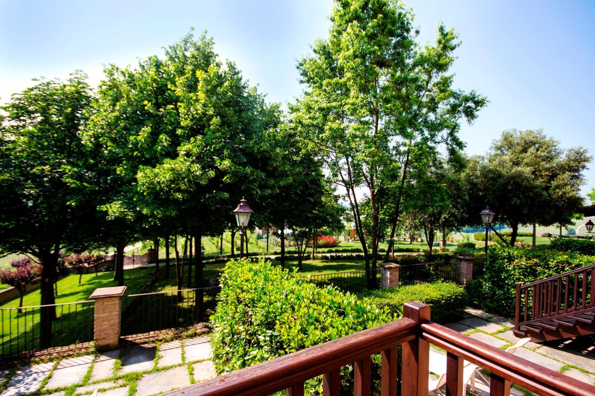 فندق Relais Castello Di Razzano Alfiano Natta المظهر الخارجي الصورة